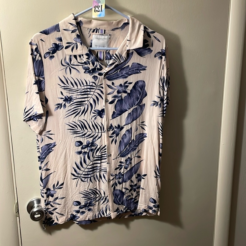 NWOT RICKY SINGH tropical flower button down shirt sz.M 123